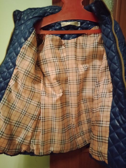 Продам курточку на девочку