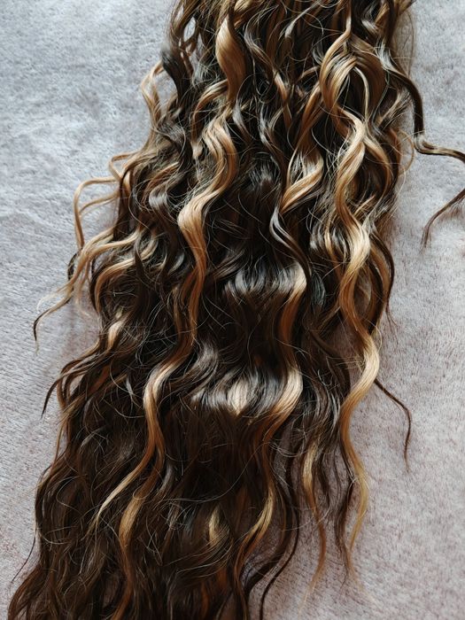 Vând mese pentru prelungire coada