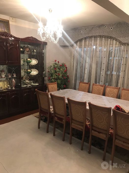 Продаётся сервант итальянский.