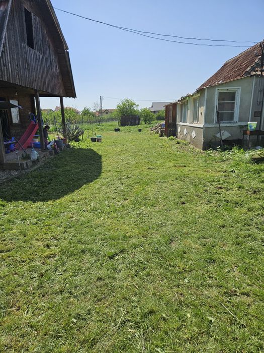 Casa de vânzare cu teren de 744 mp în Cihei