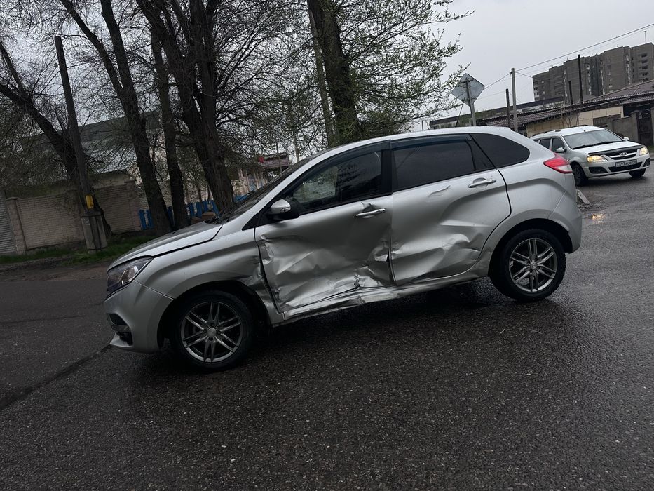 Продам Lada x-ray