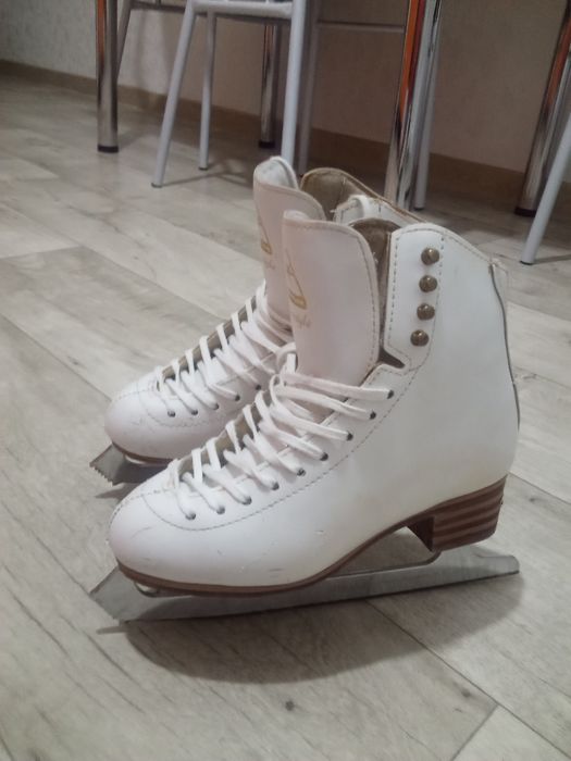 Коньки размер 34