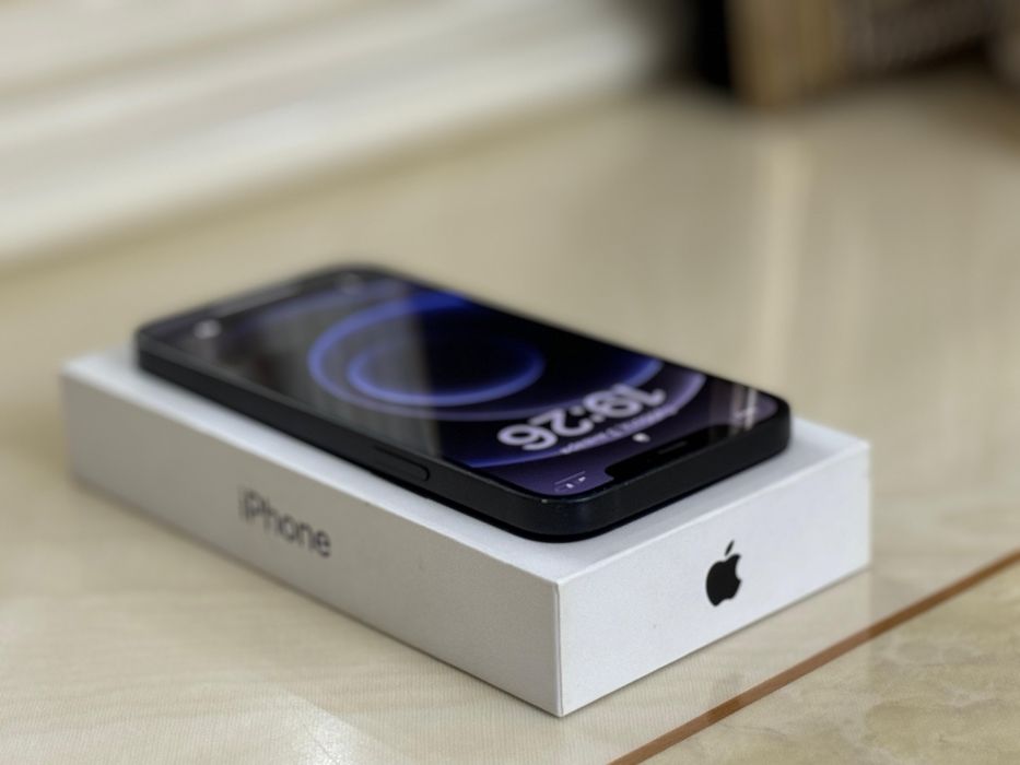 iPhone 12 (Black color)