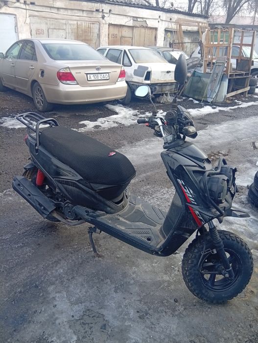 Продам скутер бумер