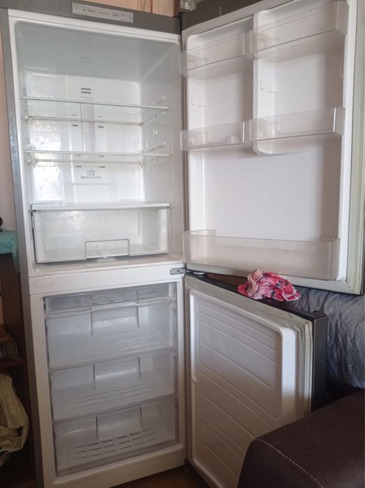 Продам холодильник LG