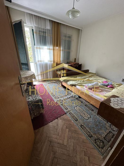 Четиристаен апартамент в кв.Чайка