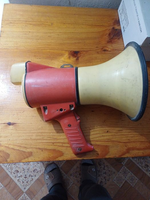 Продам  громкоговоритель в хорошем состоянии