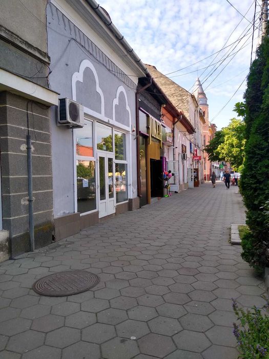Închiriez spațiu comercial utracentral în Târnăveni