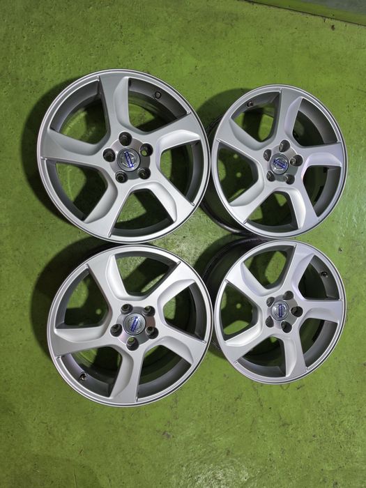17 5x108 Volvo лети джанти 5х108 волво