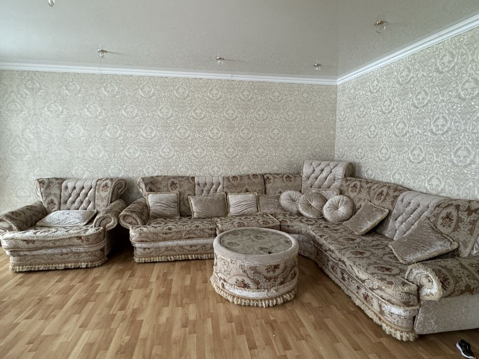 Продам Угловой диван с креслом