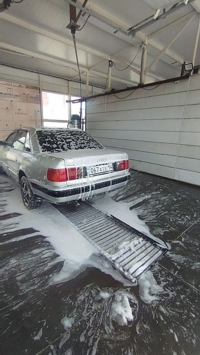 Продам Ауди 100с4