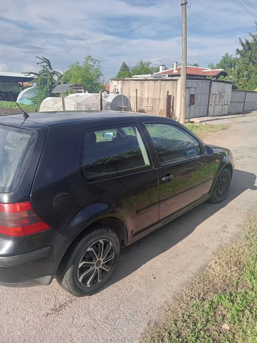 Продавам VW golf 4