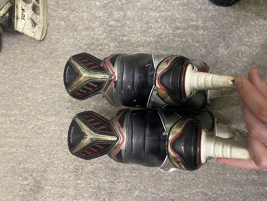 Коньки хоккейные