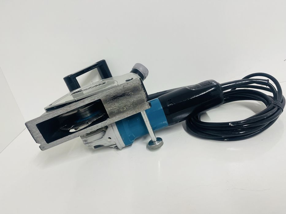 Makita SG 1251 masina de canelat electricieni