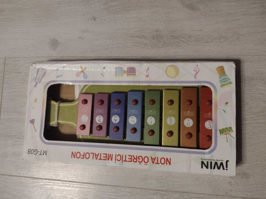 Ксилофон металофон музикален инструмент обучителен