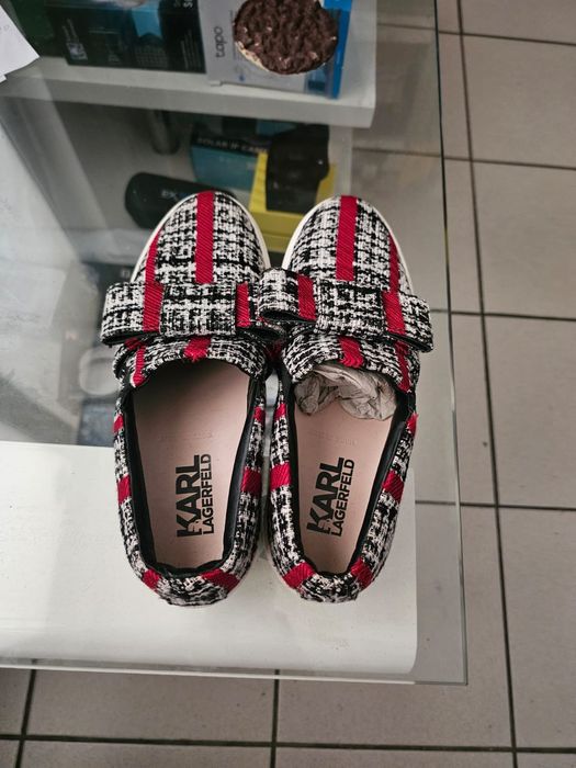 Tenesi Karl Lagerfeld