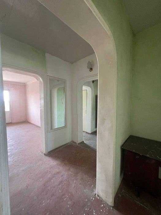 СРОЧНО! 3 комнатная без ремонта ориентир метро Пушкина, 71 школа