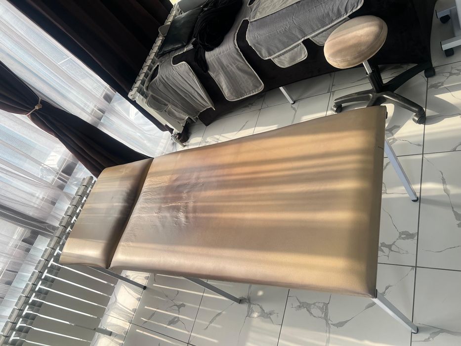 Медицинская кушетка