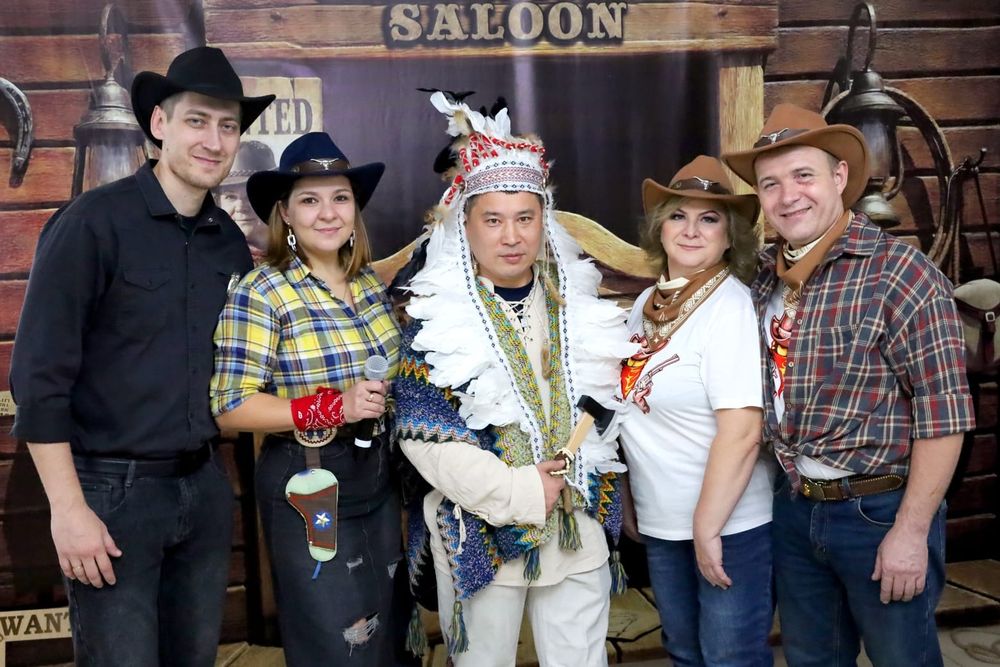 Ведущая- Тамада.