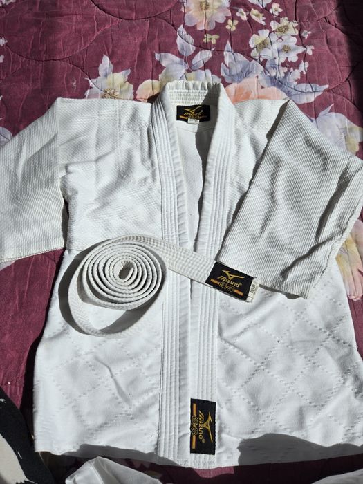 Продаётся кимоно 120см