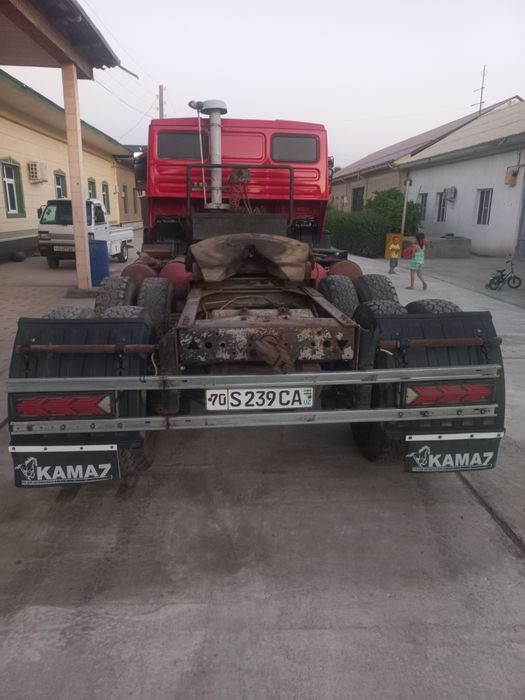 Kamaz tegach sotiladi