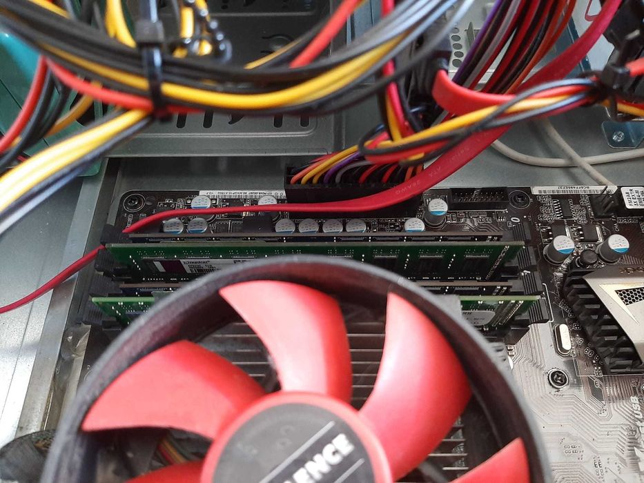 KIT ASRock Extreme4-N + procesor A8-6600K + cooler + 12Gb RAM