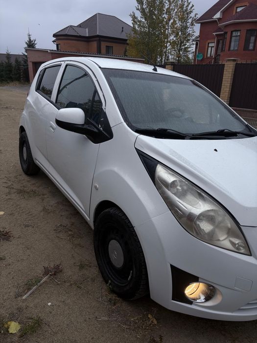 Chevrolet spark.