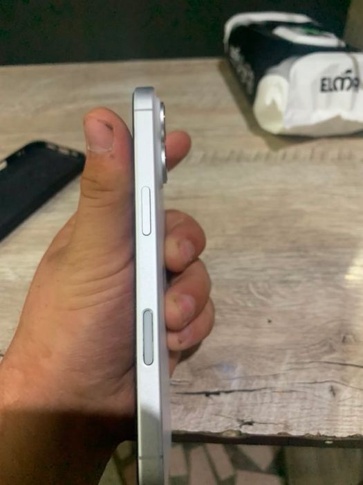 Iphone 17 xolati ideal srochna sotiladi