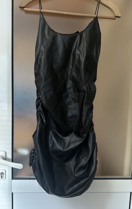 Черна къса рокля SHEIN от изкуствена кожа размер L