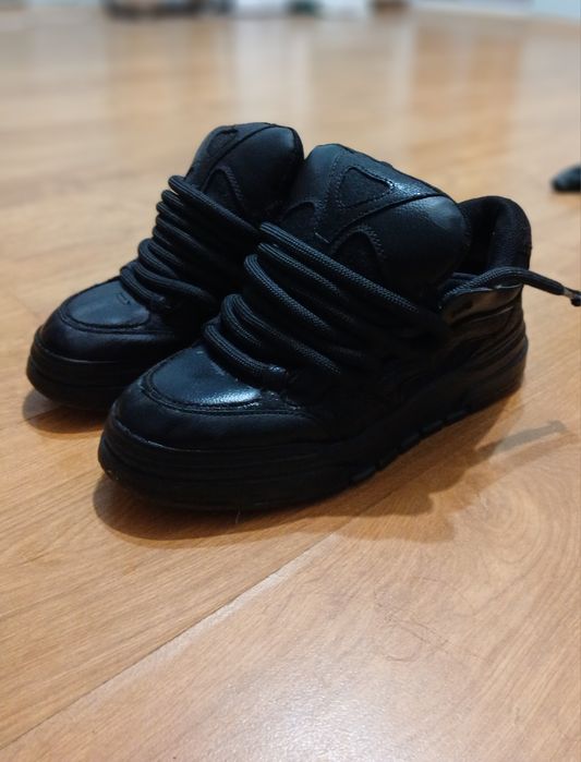 Adidași bershka de vânzare