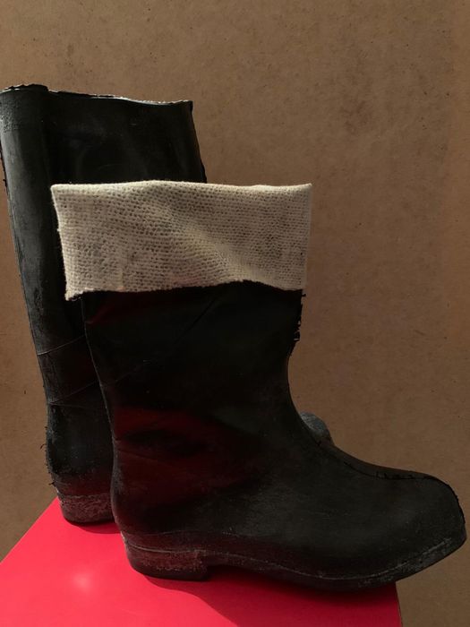 Продам новые резиновые сапоги СССР р 42