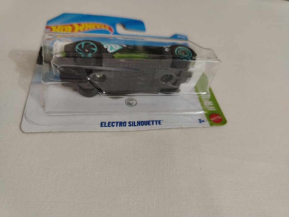 Hotwheels машинка TH