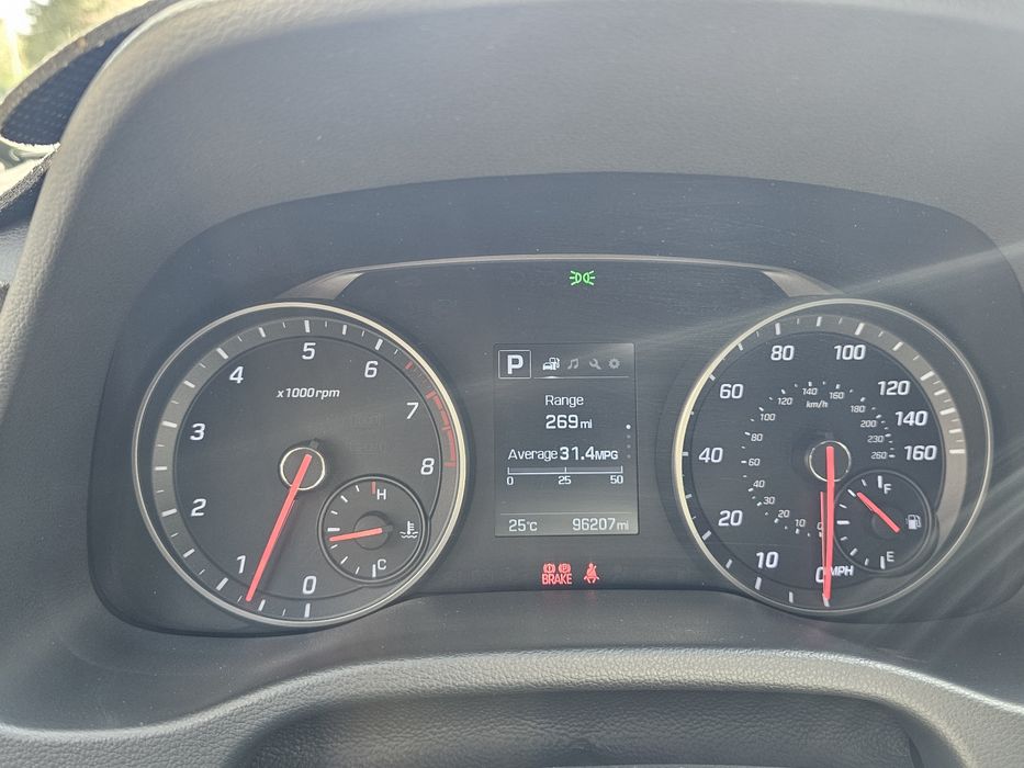 Автомобиль hyundai elantra