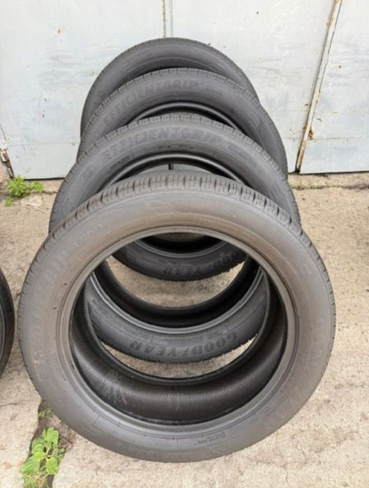 Goodyear EfficientGrip SUV 4x4 225/55R19