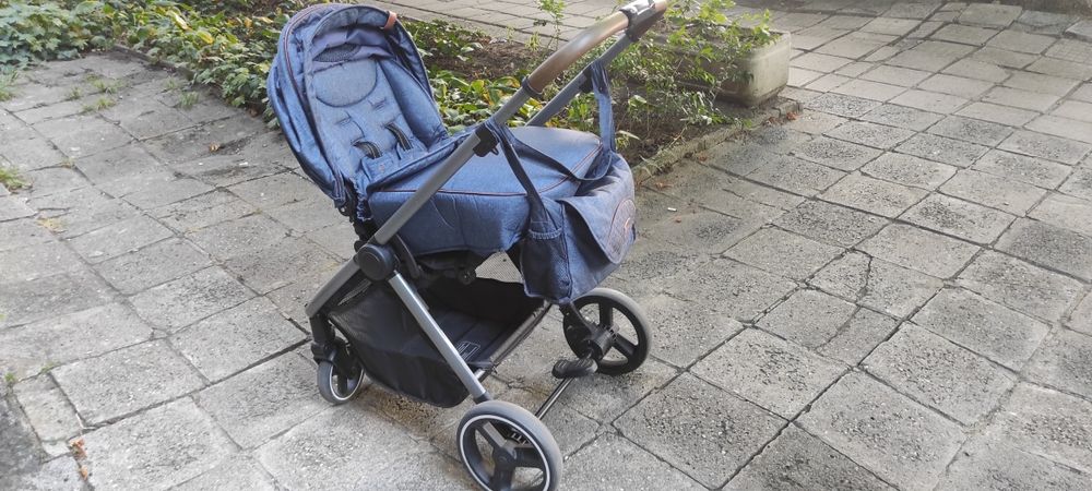 Бебешка количка 3 в 1