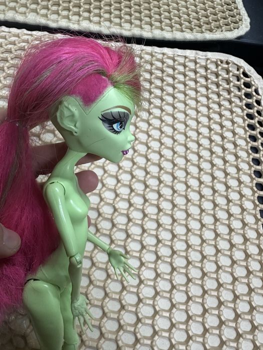 Продам куклу  монстр хай!