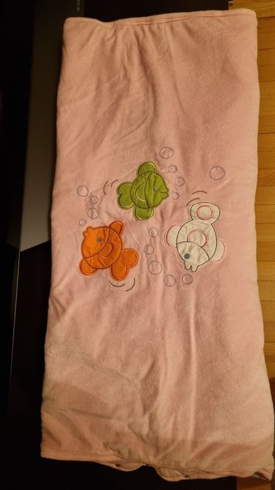 Paturica bebe fetita