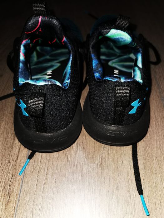 Adidasi stare impecabila Under Armour