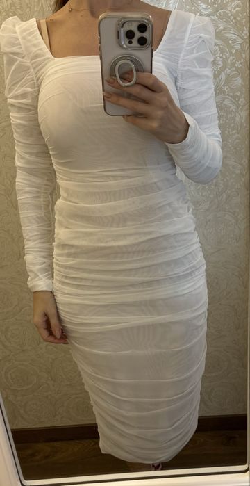 Дамска елвганта рокля в бяло