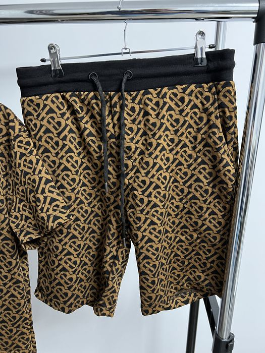 Compleu BURBERRY super calitate