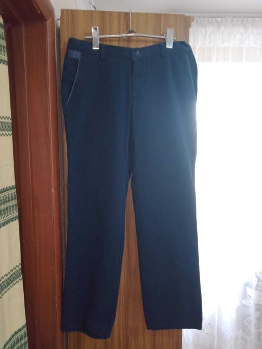 Джинсы мужские  новые зимние   раз 50-  6000 тенге синие - 5000 тг