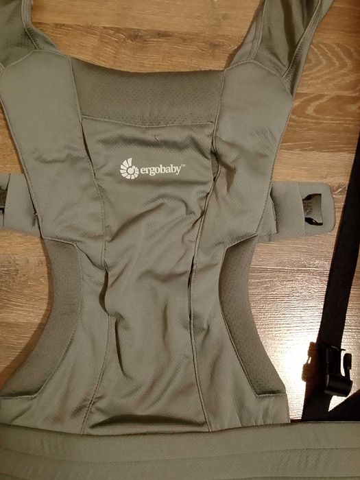 Ергодинамична раница "Ergobaby"
