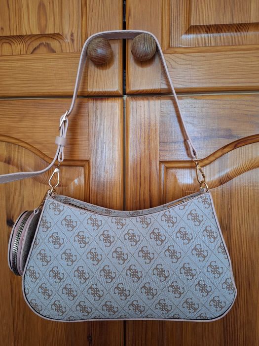 Дамска чанта Guess