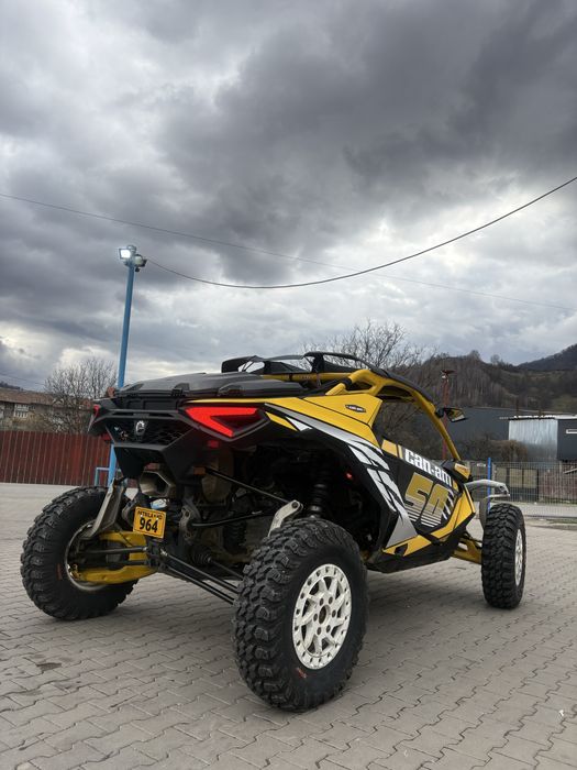 Can-am Maverick r