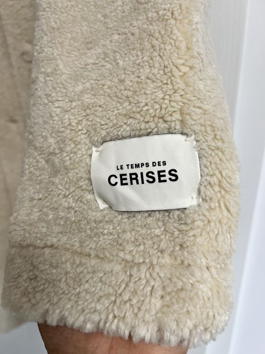 Haină damă fleece,nouă cu eticheta! Marimi disponibile M si L