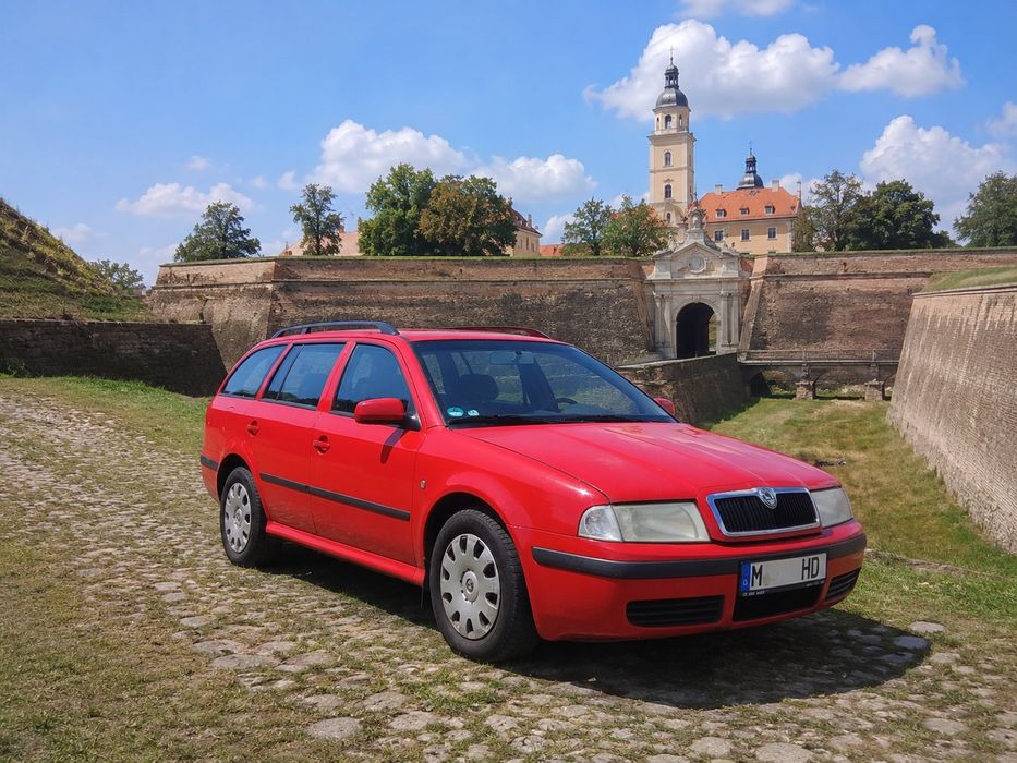 SKODA Octavia model 2010 1.6 benzină variante auto