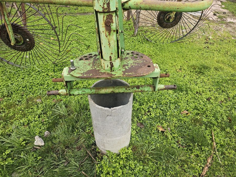 Сеносъбирач с четири слънца