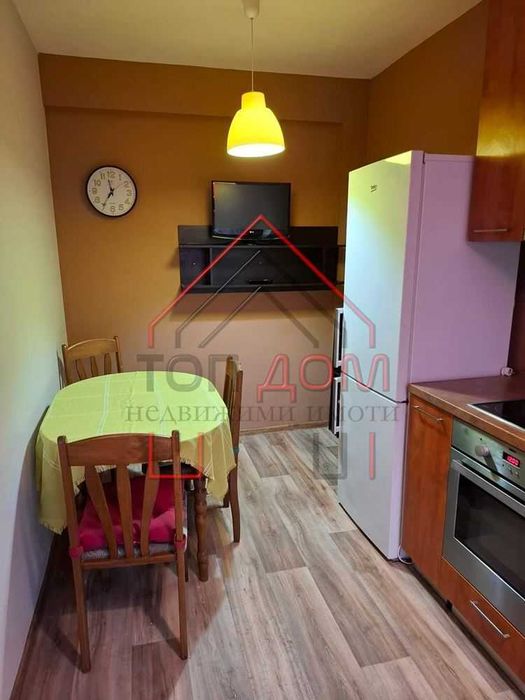 Дава се под наем Двустаен апартамент в Варна, ЖП Гара - 55 кв.м за 561 € - Снимка #1