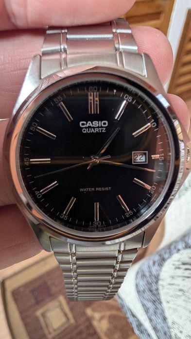 Часовник ,Casio кварц.