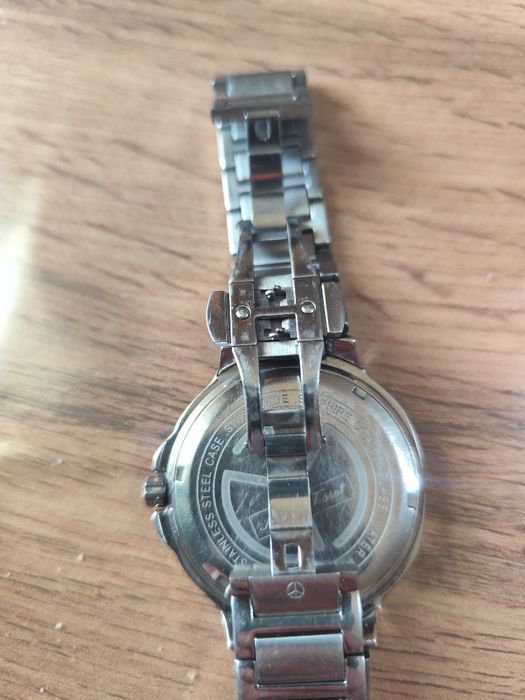 Продам часы в отличном состоянии